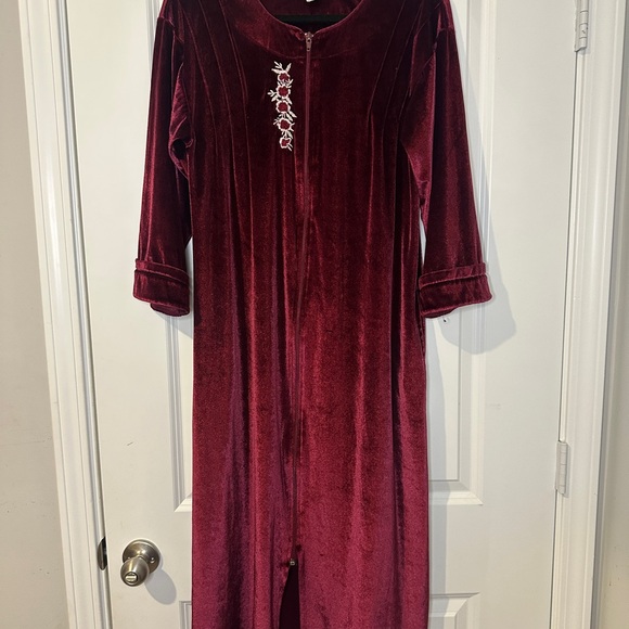 Vanity Fair Rich Burgundy Velvet Dress - Picture 1 of 6
